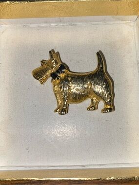 Gold tone Scottish terrier dog brooch